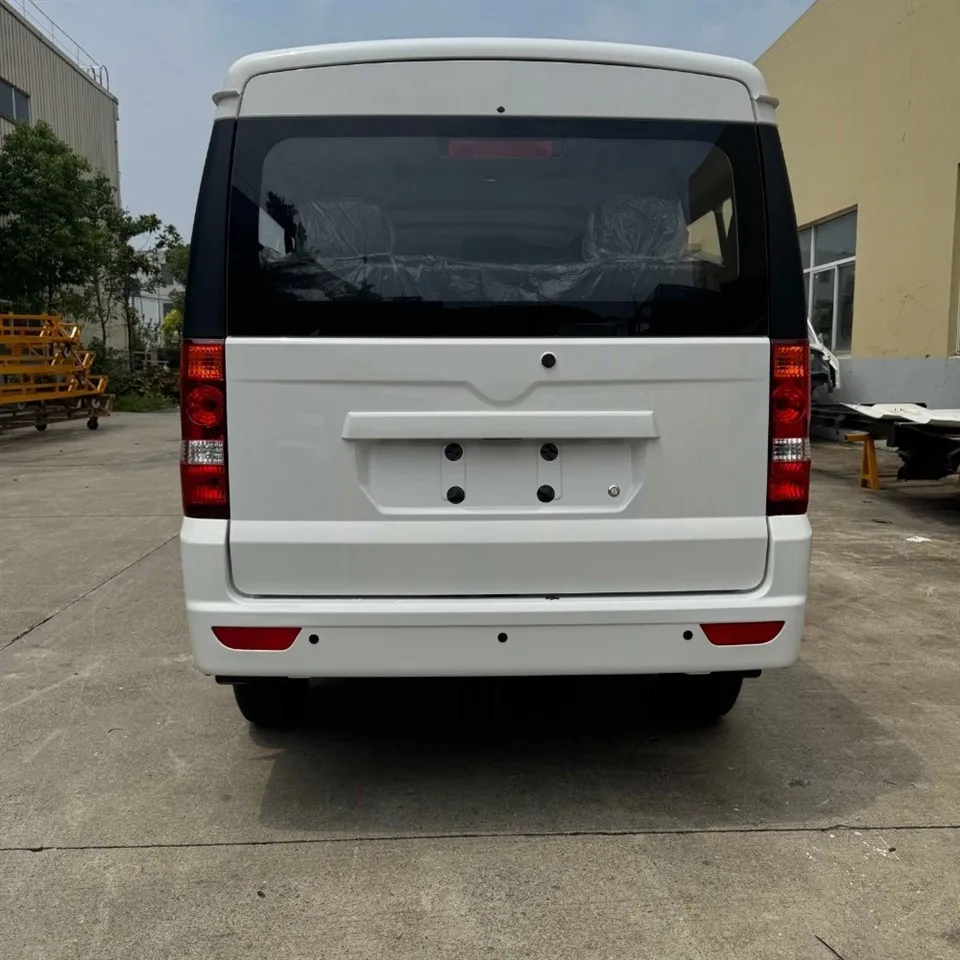 8 Seater Person Van
